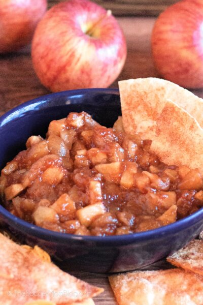 Apple Pie Dip in a ceramic bowl