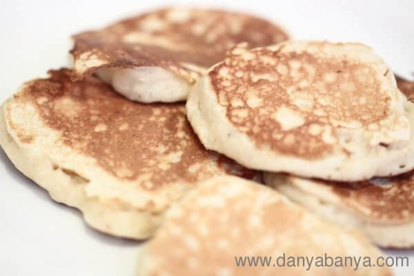 Wholemeal Banana PancakesÂ (Danya Banya)